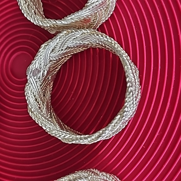 NAPKIN RINGS - Picture 3 of 3